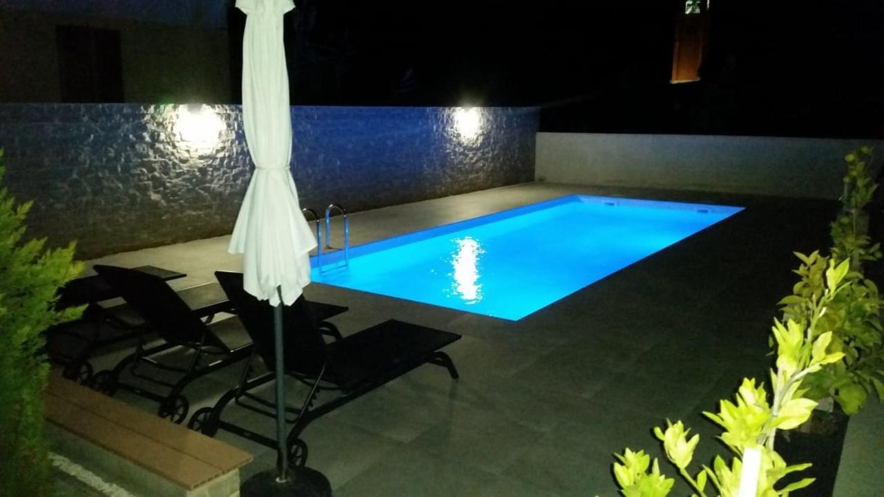 Appartement Haus Dalmatia With Heated Pool à Bibinje Extérieur photo