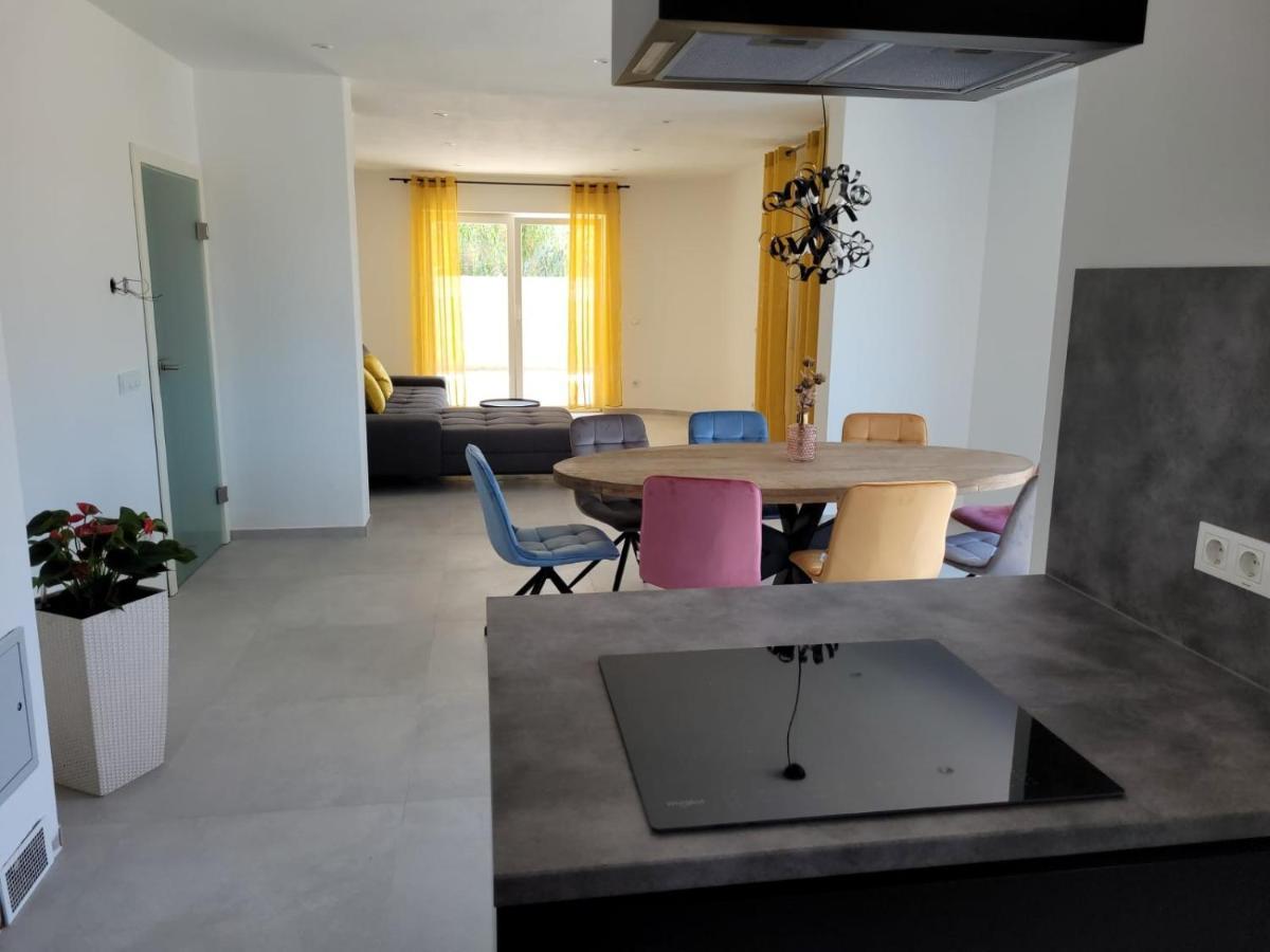 Appartement Haus Dalmatia With Heated Pool à Bibinje Extérieur photo