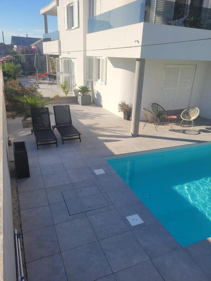 Appartement Haus Dalmatia With Heated Pool à Bibinje Extérieur photo