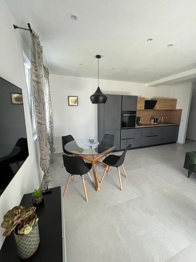 Appartement Haus Dalmatia With Heated Pool à Bibinje Extérieur photo