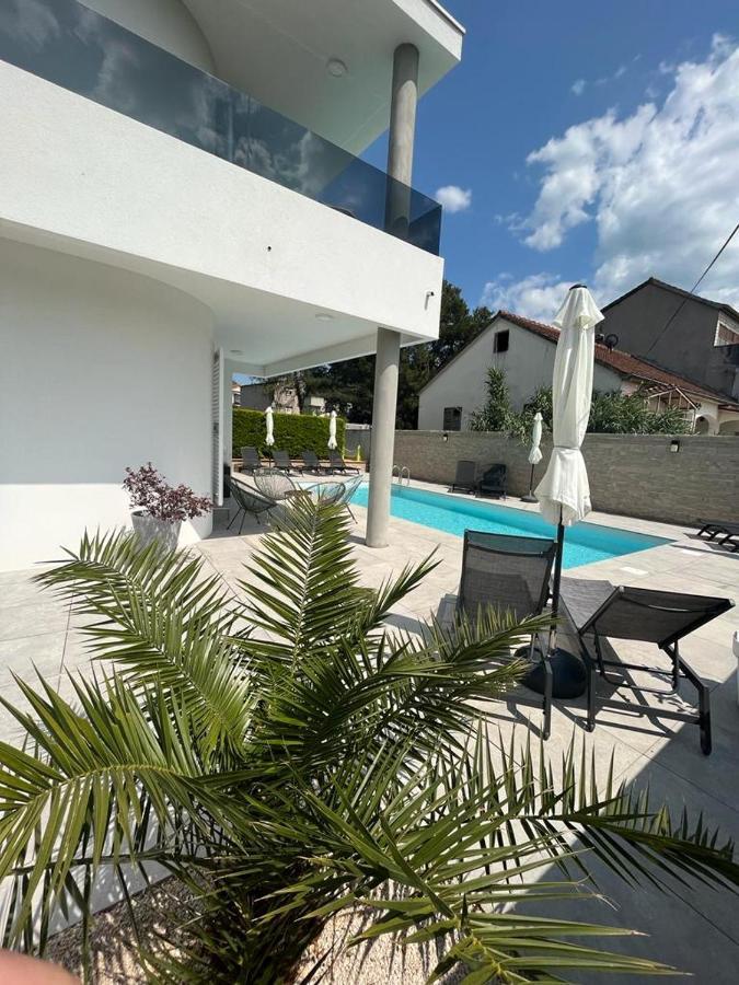 Appartement Haus Dalmatia With Heated Pool à Bibinje Extérieur photo