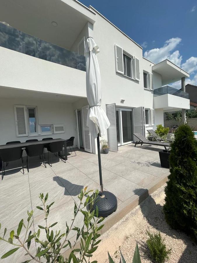 Appartement Haus Dalmatia With Heated Pool à Bibinje Extérieur photo